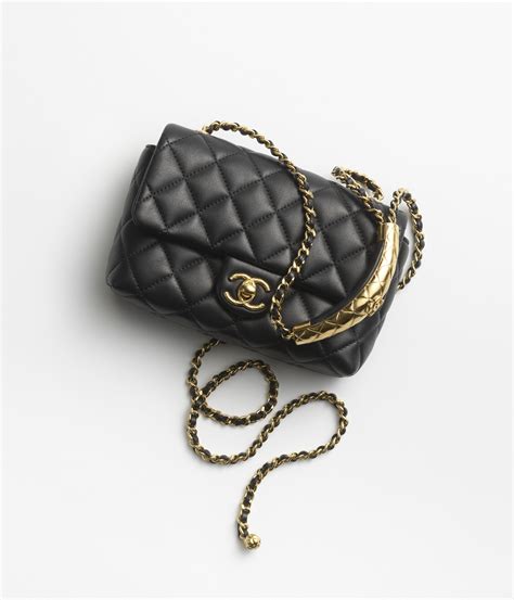 chanel sac cuire d'agneau pointe diamant|Sac pochette, Agneau brillant & métal doré, noir — Mode .